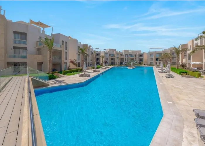 Mangroovy- 1br Gf Waterfront Glitzy Direct Pool * الغردقة