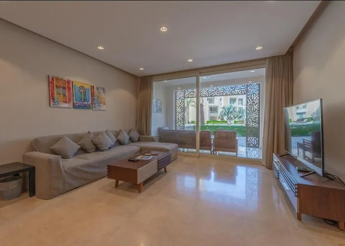 Mangroovy- 1br Gf Waterfront Glitzy Direct Pool شقة