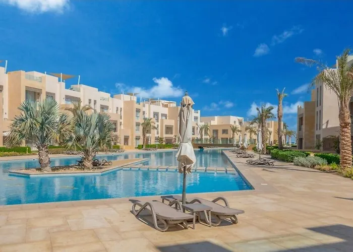 Mangroovy- 1br Gf Waterfront Glitzy Direct Pool الغردقة